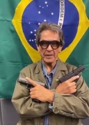 Roberto Jefferson ataca e pede expulsão de embaixador chinês