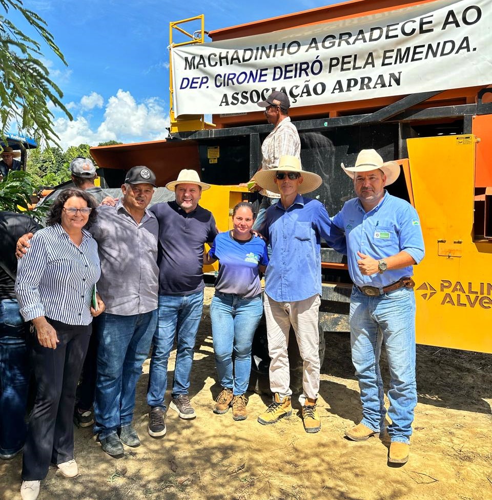 Em Machadinho, Cirone entrega colheitadeira de café e fala sobre a importância da Rondônia Rural Show