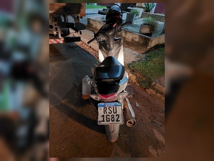 Motocicleta Honda Biz furtada em Cacoal é recuperada pela Polícia Militar de São Miguel do Guaporé, RO