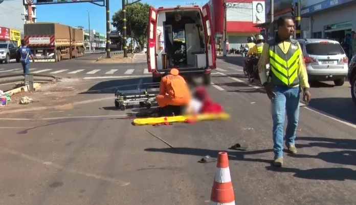 Carreta esmaga as duas pernas de idoso na marginal Castelo Branco; socorrido em estado gravíssimo