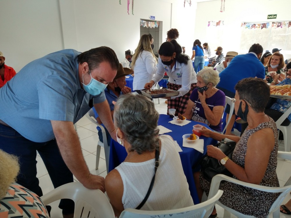 Presidente da Câmara de Jaru (RO), participa de reunião no Espaço Convivência do Idoso