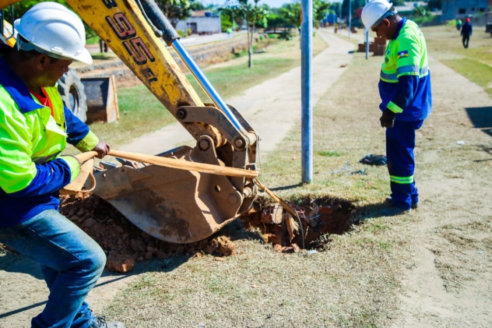 Prefeitura de Jaru realiza reforma na rede elétrica do Parque da Baixada