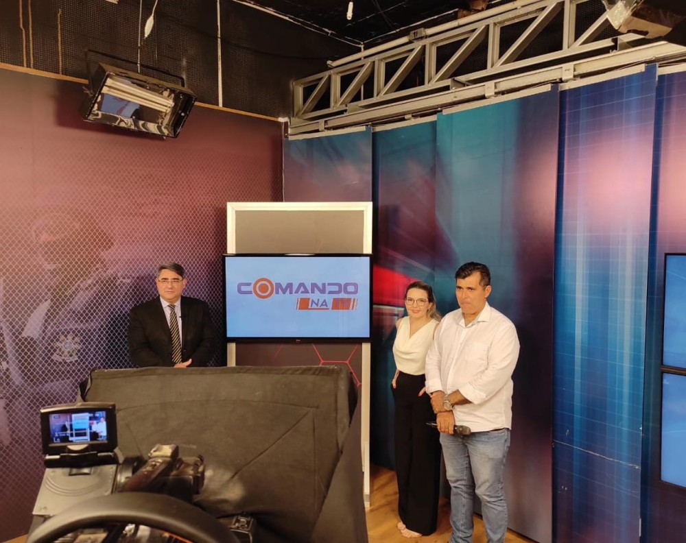 Chefe da Semplan vai a TV Suruí convidar população para Audiência Púlica