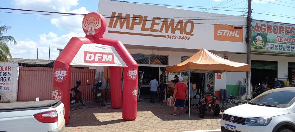 Antena FM promove ação no comércio de Alvorada do Oeste, RO