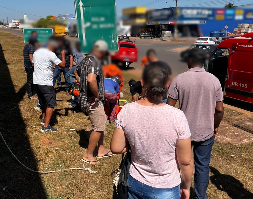 Jovem que derrubou bombeiro de viaduto é preso ao depredar automóvel em DPC poucas horas depois, em Pimenta Bueno