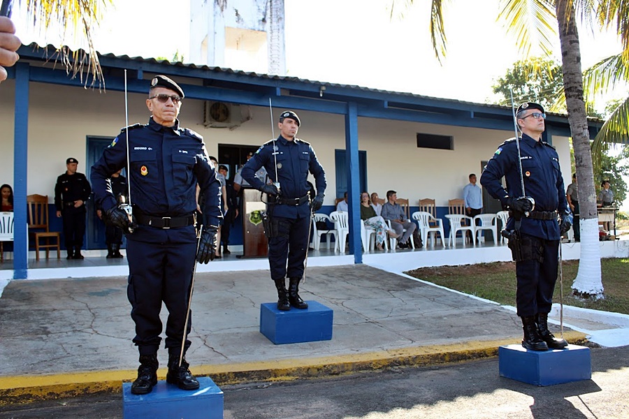 TEN PM Izidoro passa comando da 1ª e 2ª CIA/4º BPM para o CAP PM Pasoline, em Cacoal