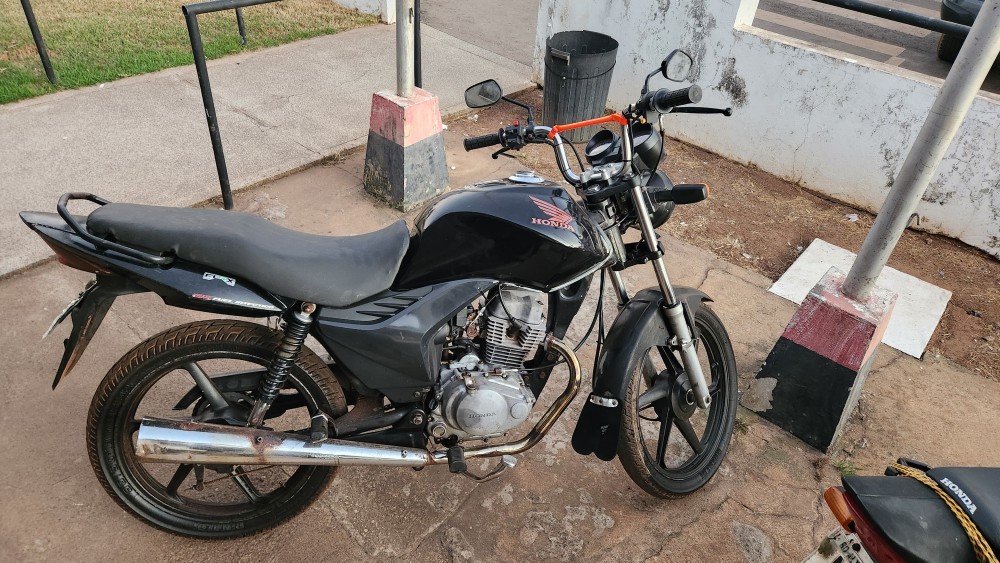 Dono de motocicleta furtada em Pimenta Bueno, RO, vê anúncio no Facebook e recupera veículo em Cacoal, RO