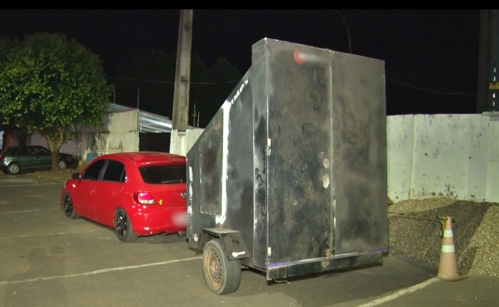 PM prende jovem de 25 anos, com garrucha, dichavador e maconha na RO-383 em Rolim de Moura, RO
