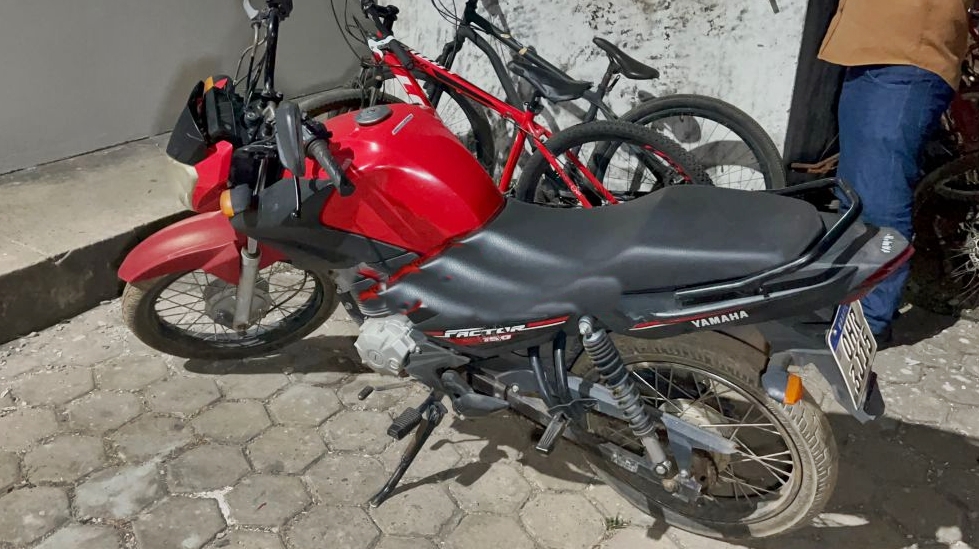 Moto furtada é recuperada após denúncia no WhatsApp em Ji-Paraná, RO