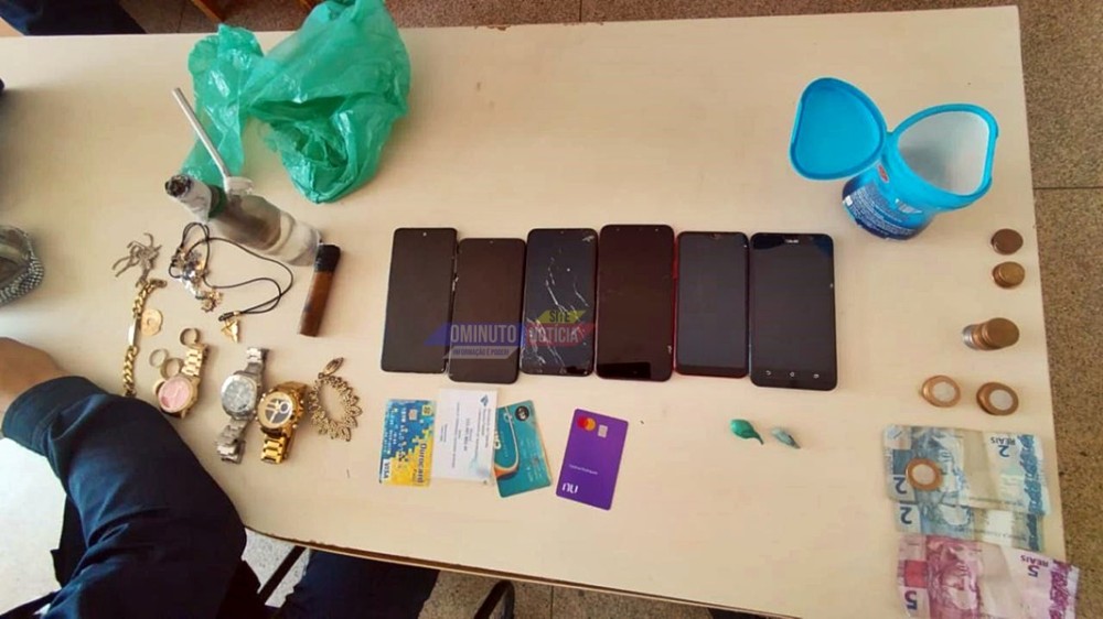 Homens do 8º Batalhão prendem traficante na hora do almoço em Jaru, RO