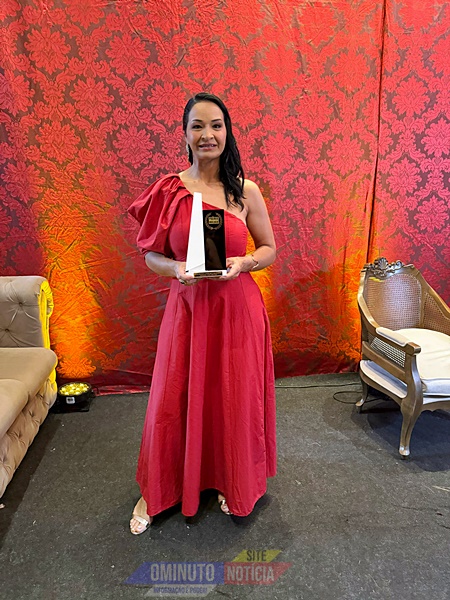 Nice Condaque é homenageada no "Mulher Notável 2024" em Cacoal, RO