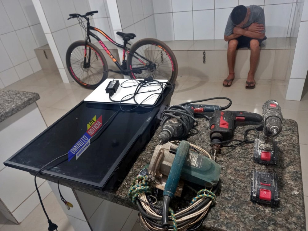 Jovem é preso ao ser flagrado com objetos furtados no Brizon, em Cacoal, RO