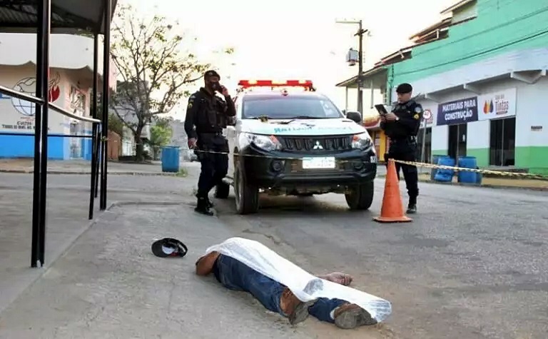 Homem de 50 anos é encontrado morto em avenida de Ouro Preto, RO