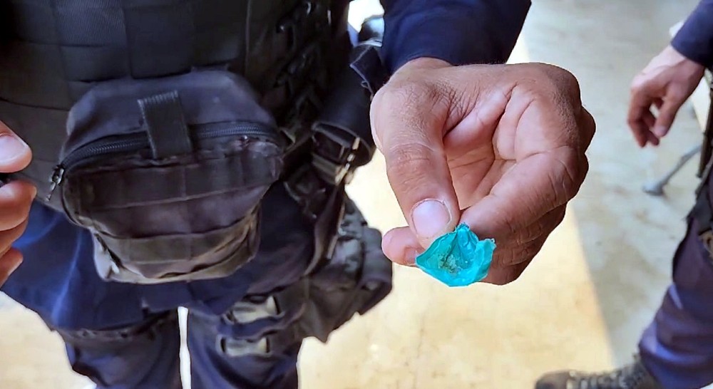 Jovem vai preso após oferecer cocaína para o irmão menor que passou mal em Cacoal, RO