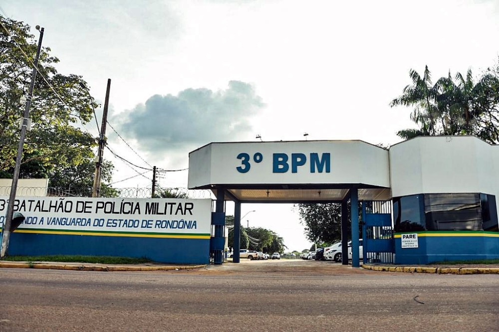 Guarnição do 3º BPM cumpre mandado de prisão durante patrulhamento em Vilhena, RO