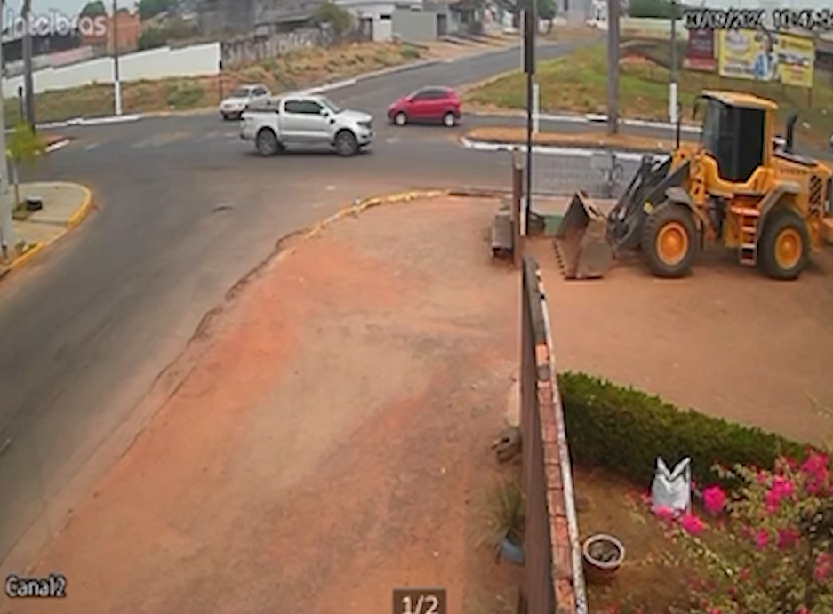 Desrespeito as sinalização provoca acidente no Novo Cacoal