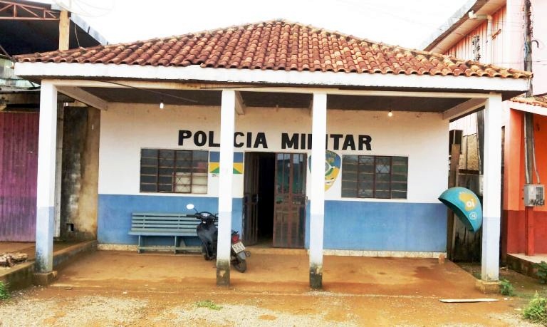 Garoto de bicicleta assalta mulher e leva em torno de R$ 2 mil, no distrito do 5º BEC, em Machadinho, RO