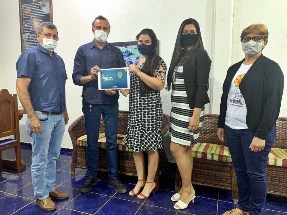 Prefeito de Alvorada do Oeste, RO Vanderlei Tecchio recebe gerente do SENAI de Ji-Paraná, RO