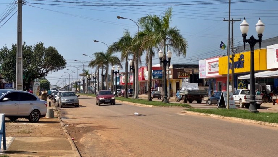 Casal bêbado força a entrada de Abrigo Municipal e PM é acionada, em Vale do Anari, RO