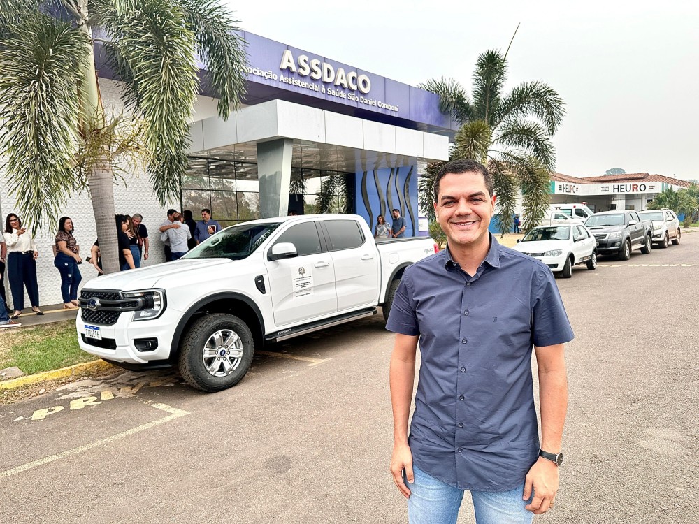 Prevenção ao câncer: ASSDACO recebe camionete entregue pelo deputado Cássio Gois