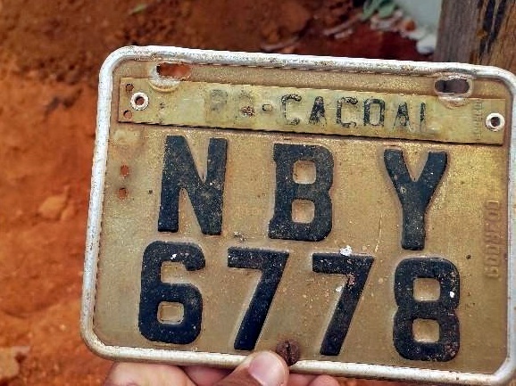 Patrulha Rural apreende placa de moto com restrição de roubo/furto de 2015