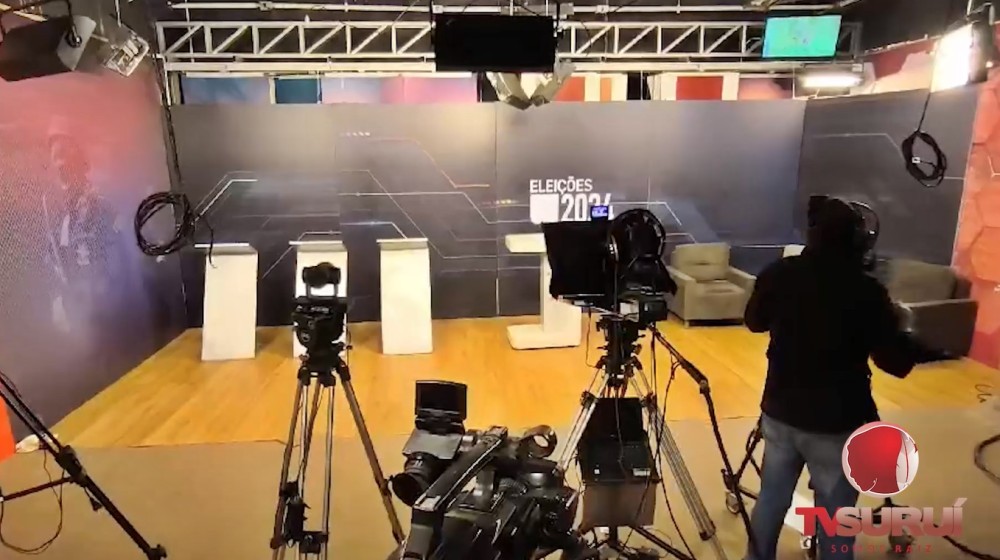 Veja como ficou o cenário para o debate da TV Suruí