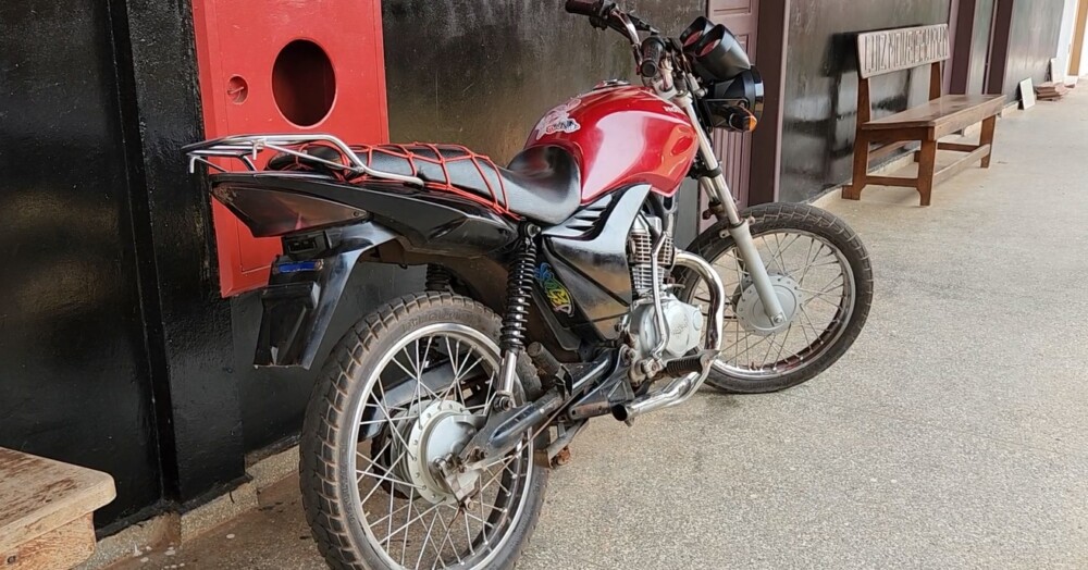 Adolescente apreendido por direção perigosa estava com moto adulterada em Cacoal