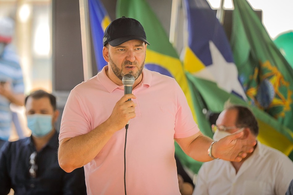 Presidente Alex Redano acompanha ação do governo em Cabixi