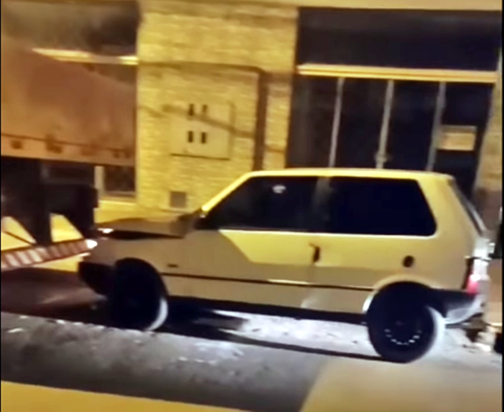 Condutor de Uno bêbado bate em traseira de caminhão no Teixeirão