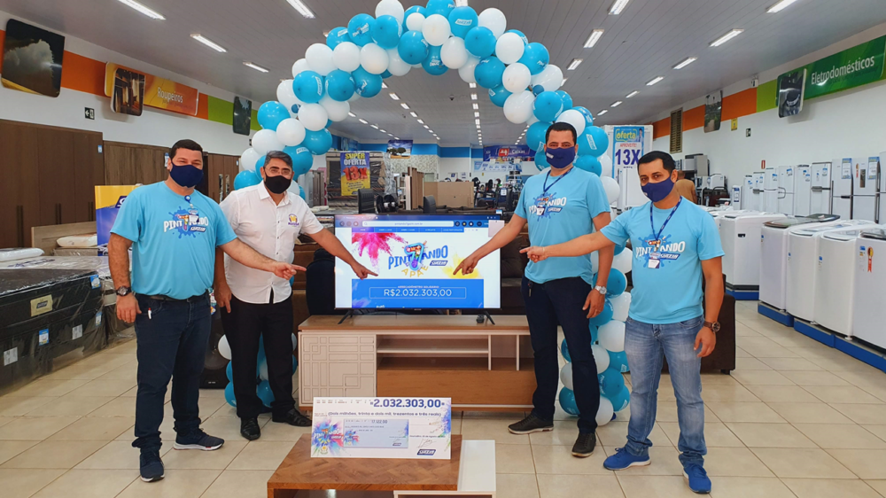 Gazin de Jaru, RO entrega R$ 17.122,00 para APAE da Promoção Pintando o 7