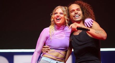 Luísa Sonza anuncia término de namoro com Vitão