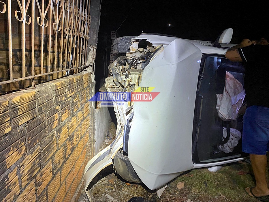 Menor de 17 anos, sem CNH, capota automóvel na Rio Grande do Norte e foge em Jaru, RO