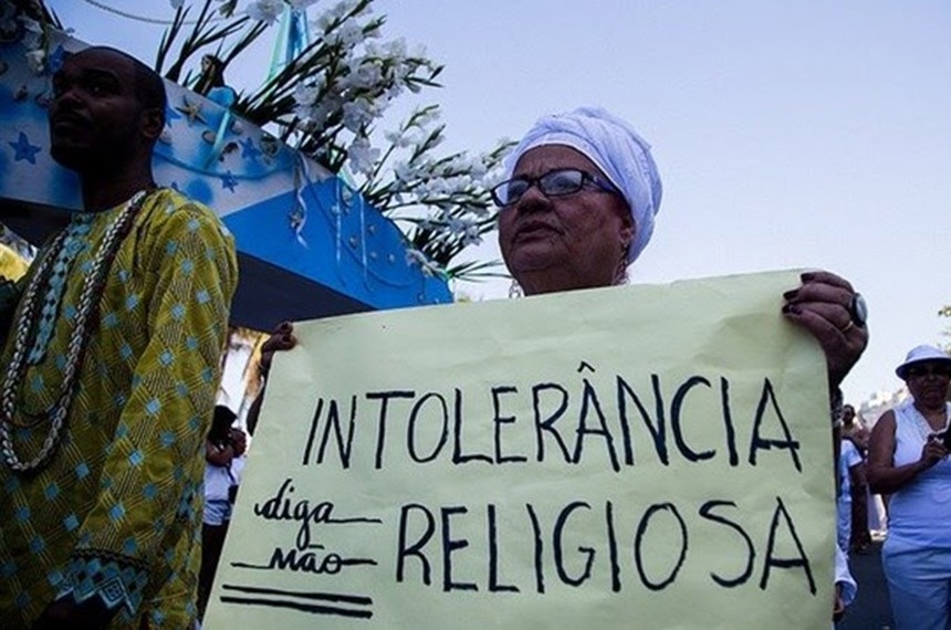 Funcionária ganha ação contra empresa por intolerância religiosa na capital