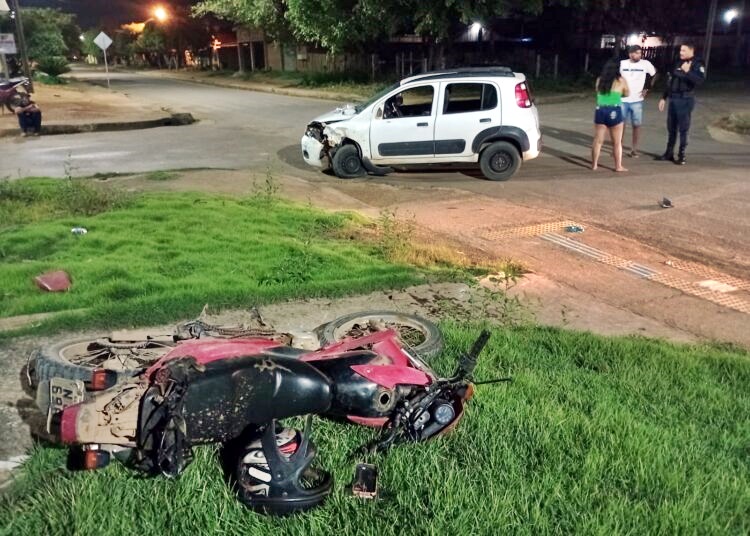 Homem de 42 anos, fica com fratura exposta após ser atingido por Fiat Uno em Machadinho