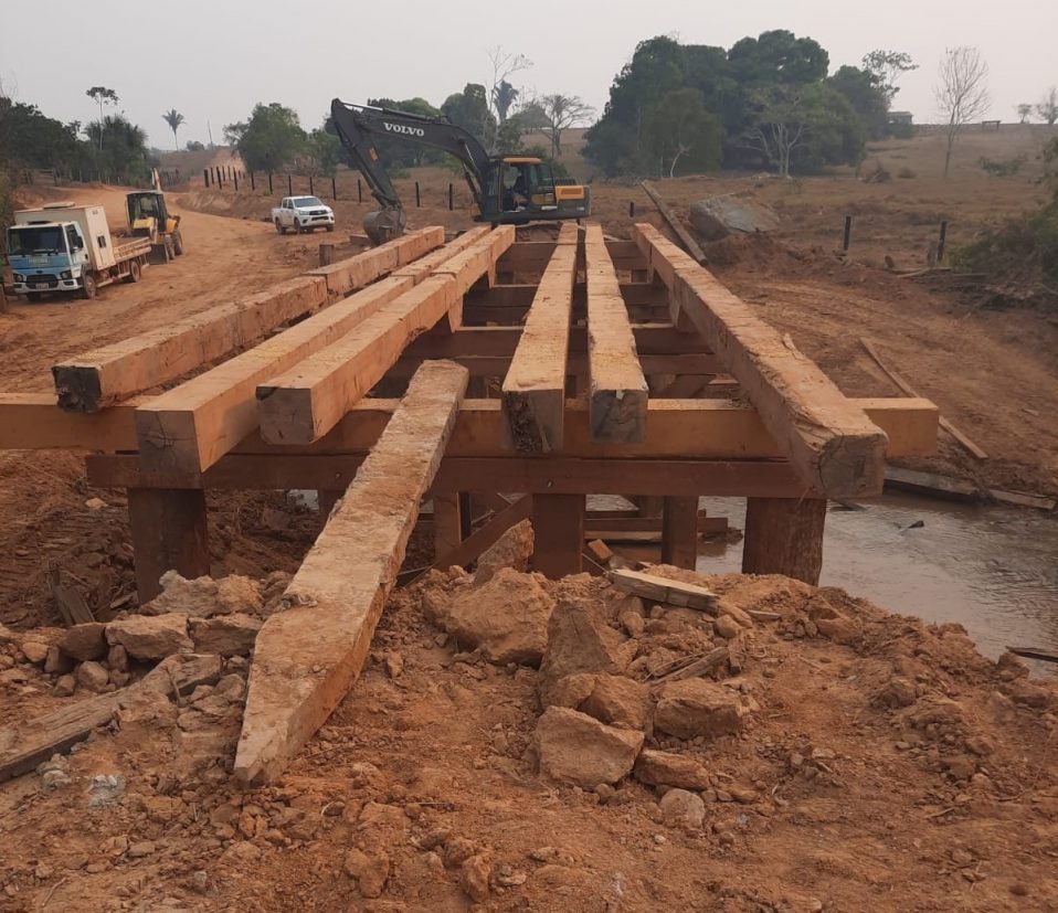 Ponte é demolida após irregularidades e reconstruída pela Seminfram, na Linha 608