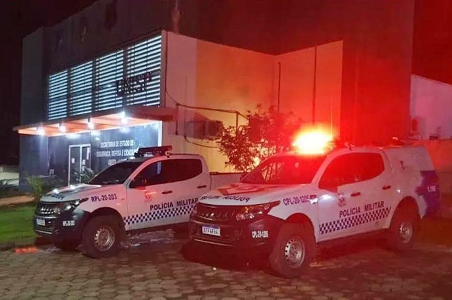 Homem tenta fugir da PM, quebra celular, mas é capturado em Jaru