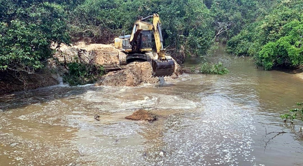 Desassoriamento do rio onde é captada água para abastecer Alvorada, é iniciada nesta sexta-feira