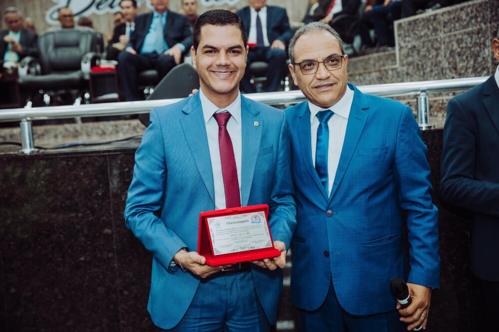 Deputado Cássio Gois prestigia celebração dos 30 anos da Escola Daniel Berg