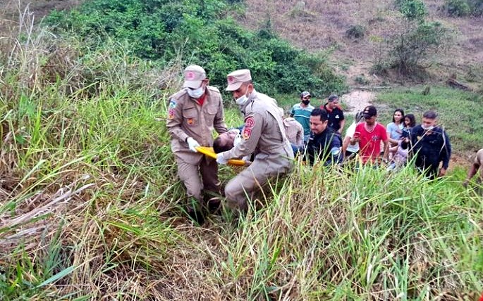 Policial militar sofre acidente com motocicleta na RO-464, nesta sexta-feira, próximo de Theobroma, RO