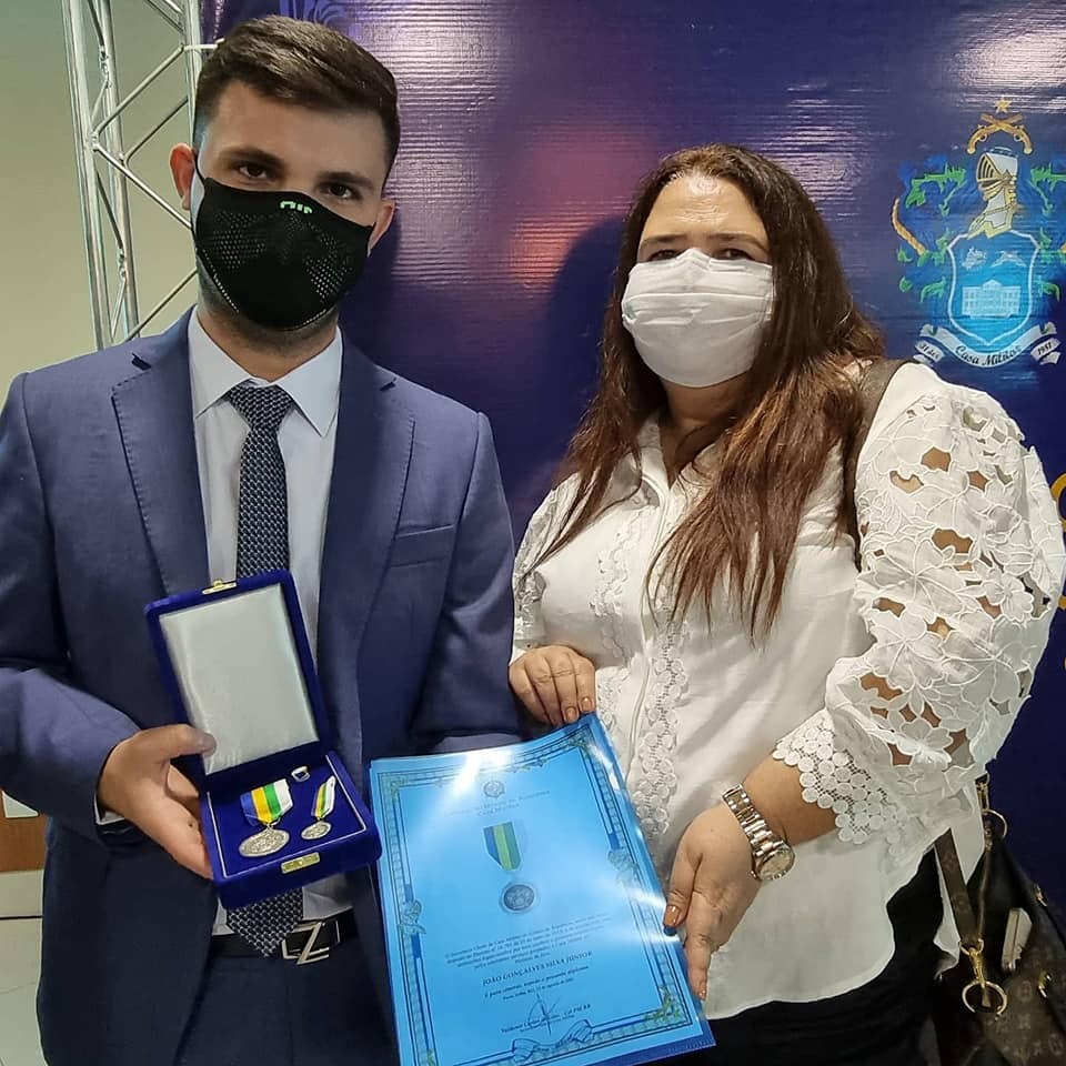 Prefeito João Gonçalves Júnior é homenageado com a medalha Mérito Casa Militar