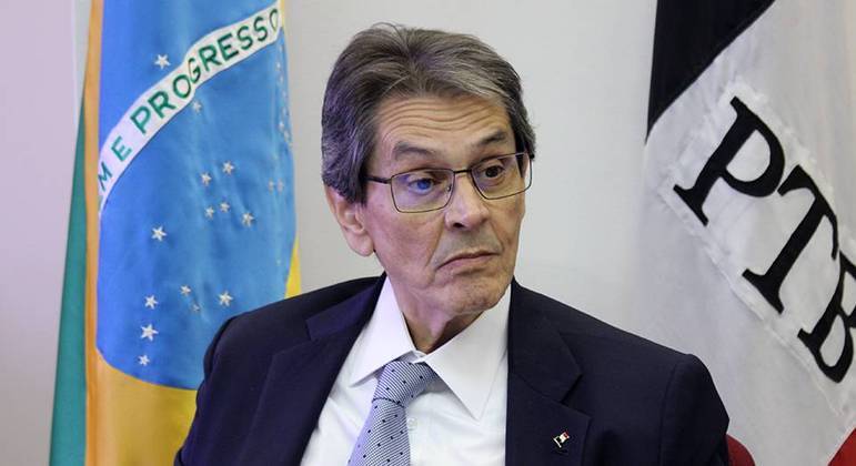 PGR denuncia Roberto Jefferson por incitação a crime