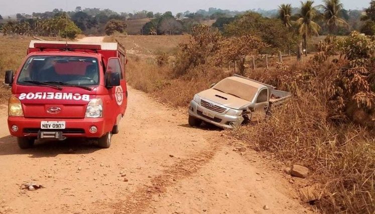 Idoso de 84 anos fica preso às ferragens, colisão aconteceu entre duas caminhonetes em Cacoal, RO