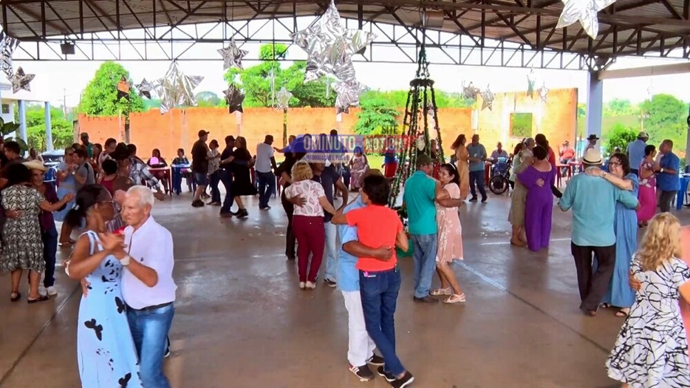 Turma da terceira idade celebra fim de ano com confraternização em Cacoal