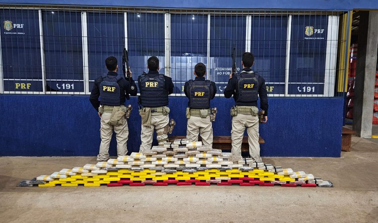 Homem é preso transportando quase 127 kg de drogas em Ariquemes