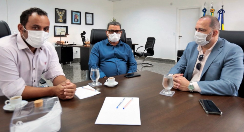 Vereadores de Cujubim agradecem presidente Alex Redano pelos R$ 600 mil para a recuperação de estradas