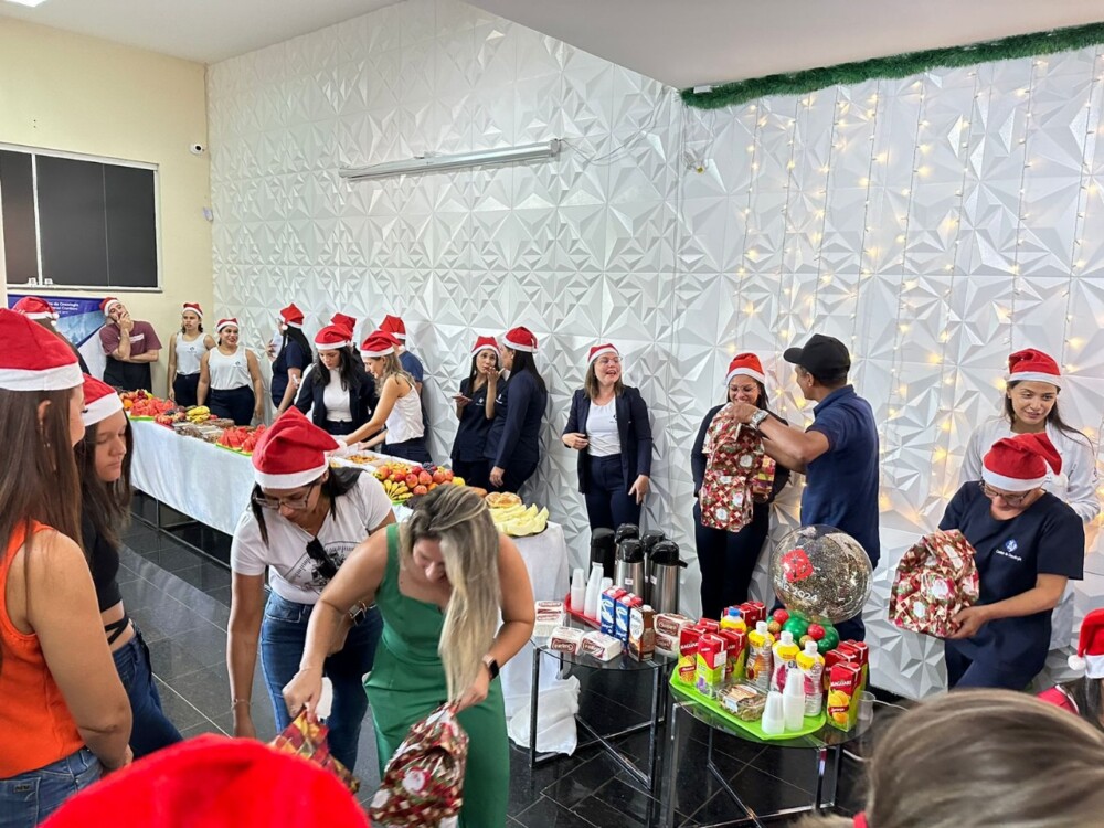 Campanha "Adote uma Cartinha" promove alegria no Natal para crianças em tratamento oncológico em Cacoal