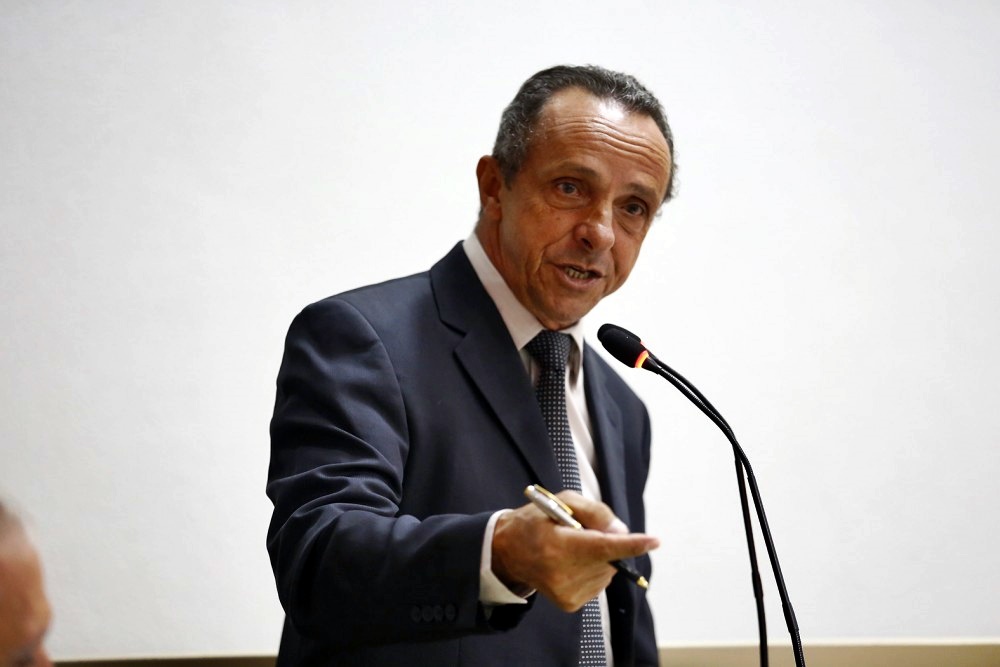 Lazinho da Fetagro assegura mais de R$ 3 milhões para pavimentação de ruas em Jaru