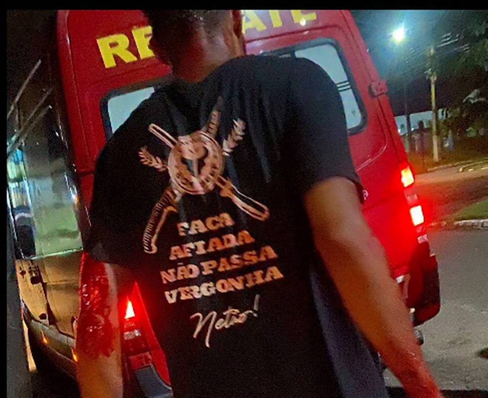 Homem é socorrido para o Heuro após ter sido atacado com facão, próximo a Rodoviária de Cacoal