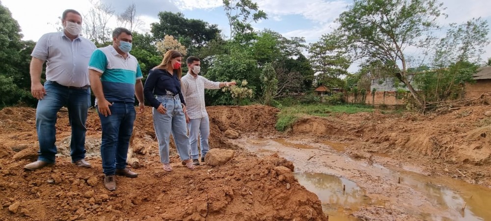 Prefeitura de Jaru inicia construção da galeria de concreto na Rua Maranhão no setor 05