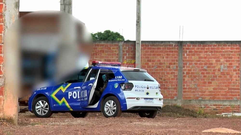 Homem de 54 anos é preso em flagrante por posse de arma de fogo e venda de madeira ilegal em Cacoal